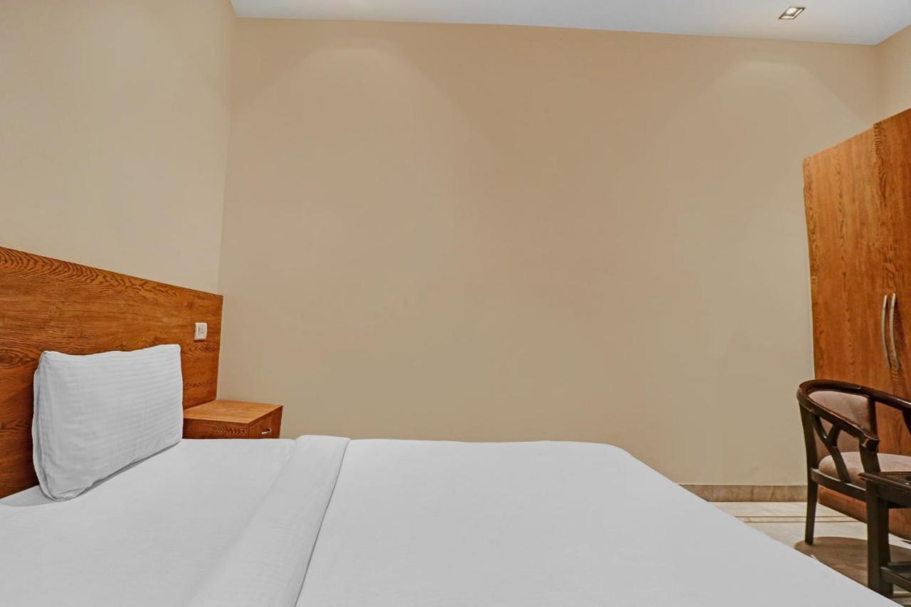 Airport Hotel Goodluck Neu-Delhi Exterior foto