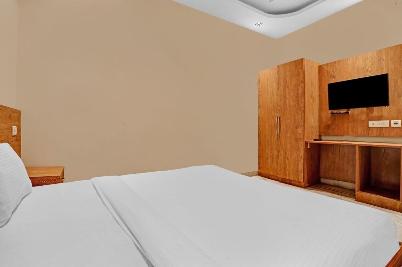 Airport Hotel Goodluck Neu-Delhi Exterior foto