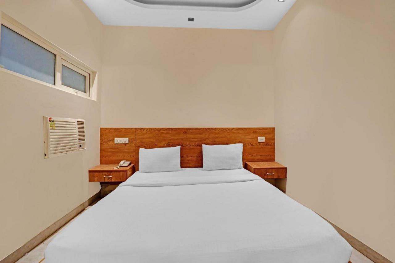Airport Hotel Goodluck Neu-Delhi Exterior foto