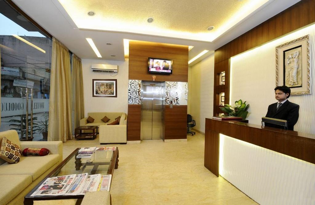 Airport Hotel Goodluck Neu-Delhi Exterior foto
